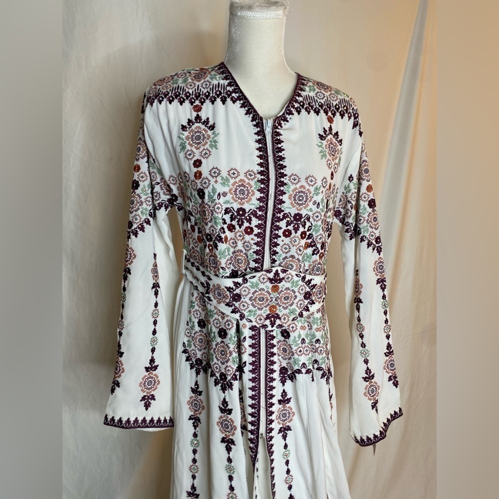 Embroidered White and Purple Kaftan Maxi Dress Modest Long Sleeve Size M/L NWT - Picture 5 of 10